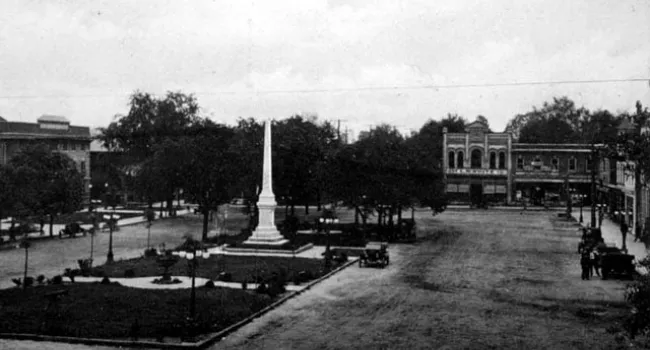 The Plaza In Abbeville | History Of SC Slide Collection
